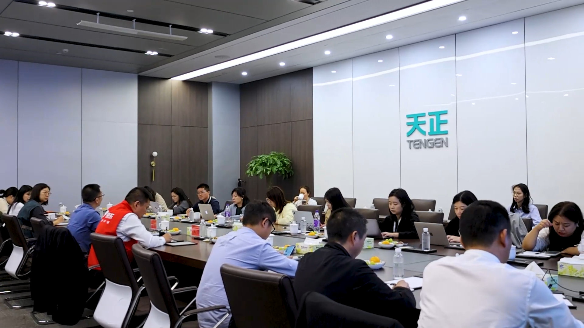 京東工業走進凱發天生一觸即發，探訪產業數智化之路！